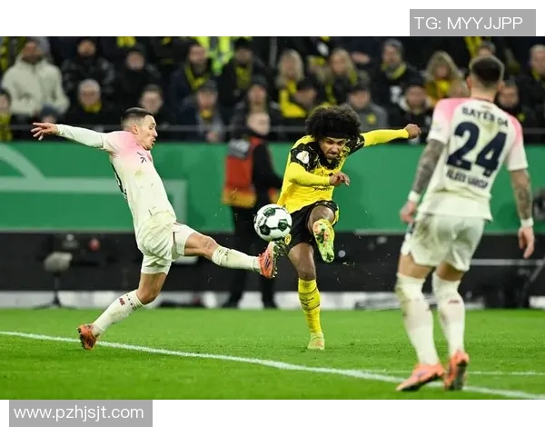 足总杯激战：多特蒙德大胜利物浦点球争议引发全场热议