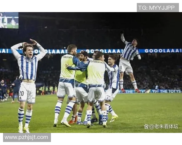 英超激战热刺逆转巴萨上演惊天大逆转全场沸腾解析