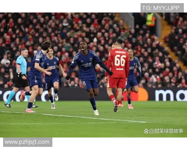 国王杯精彩对决巴黎圣日耳曼大胜那不勒斯帽子戏法引爆全场热情